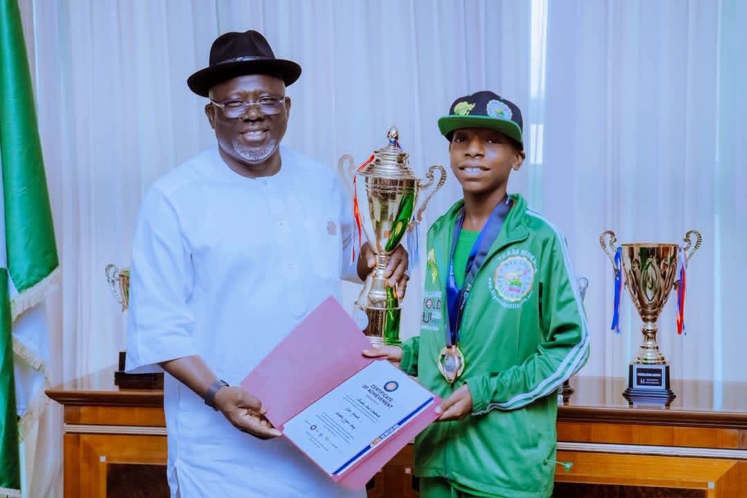 Cover image for Oborevwori Rewards Delta Student With N20m For Winning World Spelling Bee Championship
