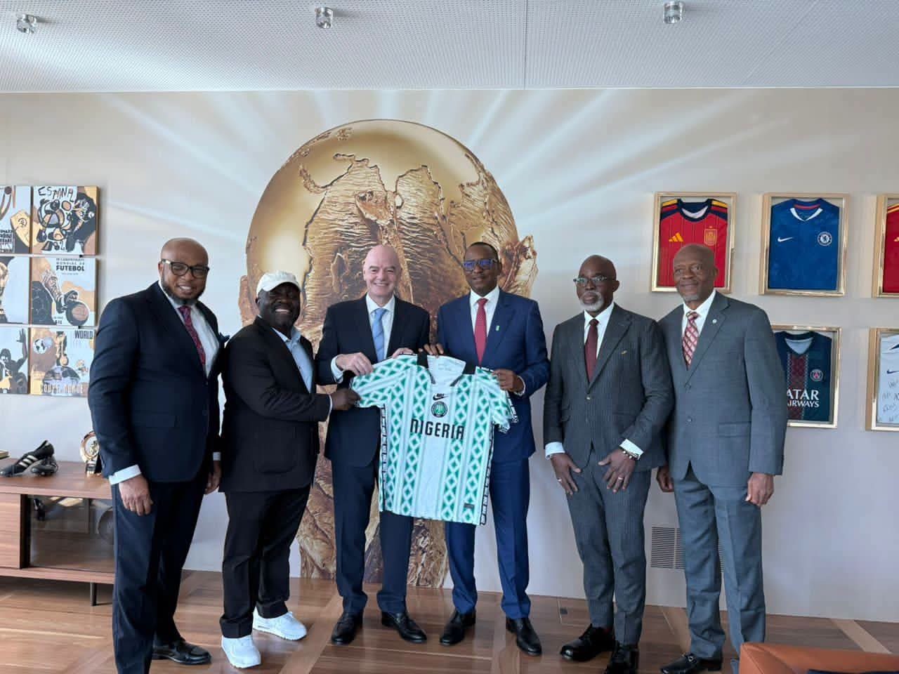🇳🇬⚽ YOU MAY NOT LIKE HIM, BUT YOU CANNOT TAKE AWAY HIS CONNECTIONS IN WORLD FOOTBALL